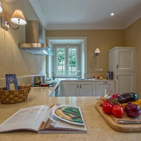 Villa Vecchietto Sleeps 12