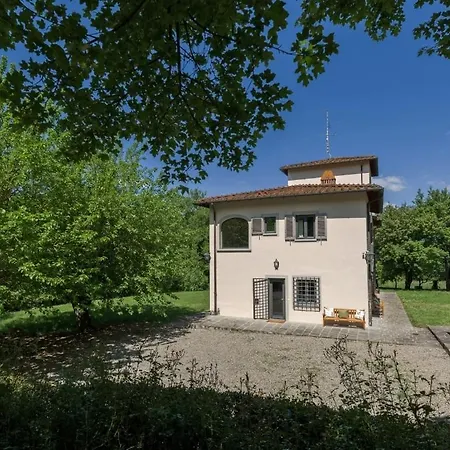 Vecchietto Sleeps 12 *