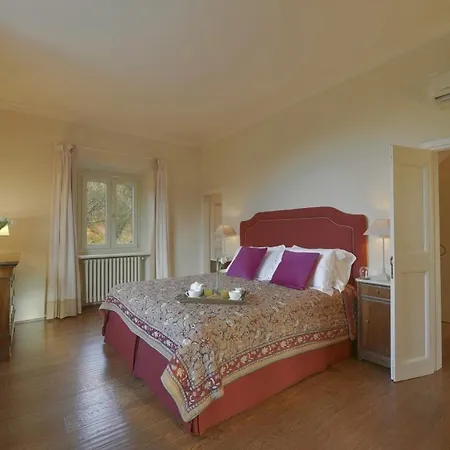 Vecchietto Sleeps 12 *