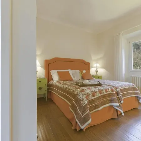 Villa Vecchietto Sleeps 12 *