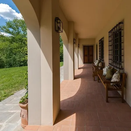 Villa Vecchietto Sleeps 12 *
