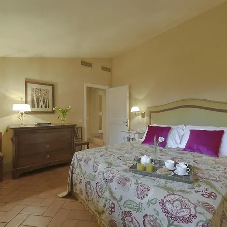Vecchietto Sleeps 12 Villa