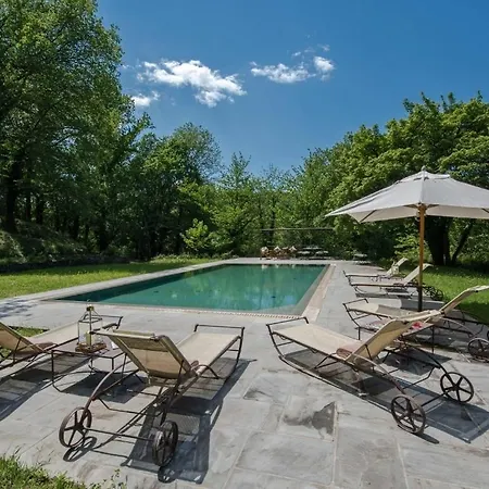 Vecchietto Sleeps 12 Villa