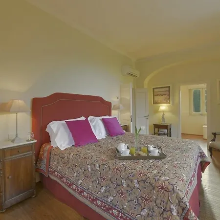 Villa Vecchietto Sleeps 12