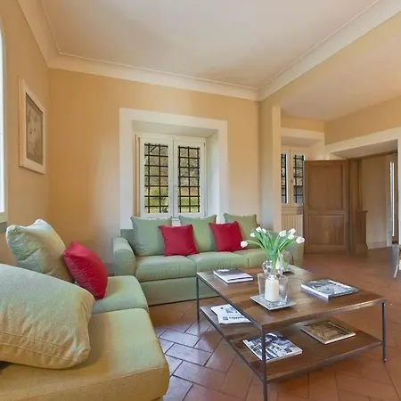 Villa Vecchietto Sleeps 12