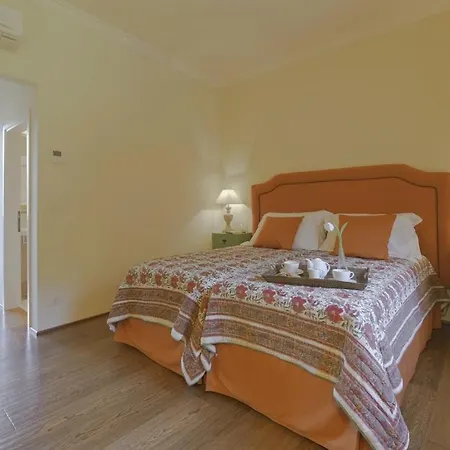 Villa Vecchietto Sleeps 12 *
