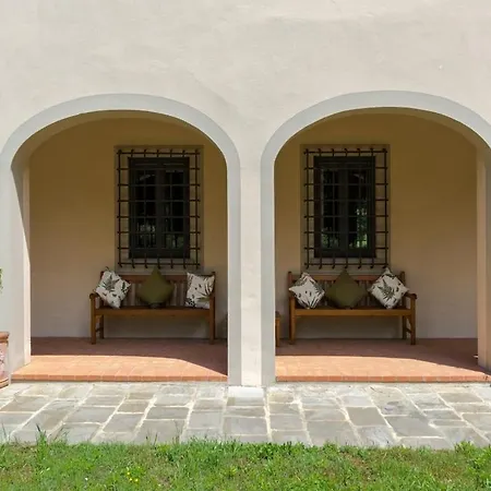 Vecchietto Sleeps 12