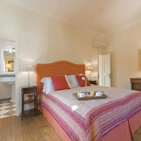 Vecchietto Sleeps 12 Villa *